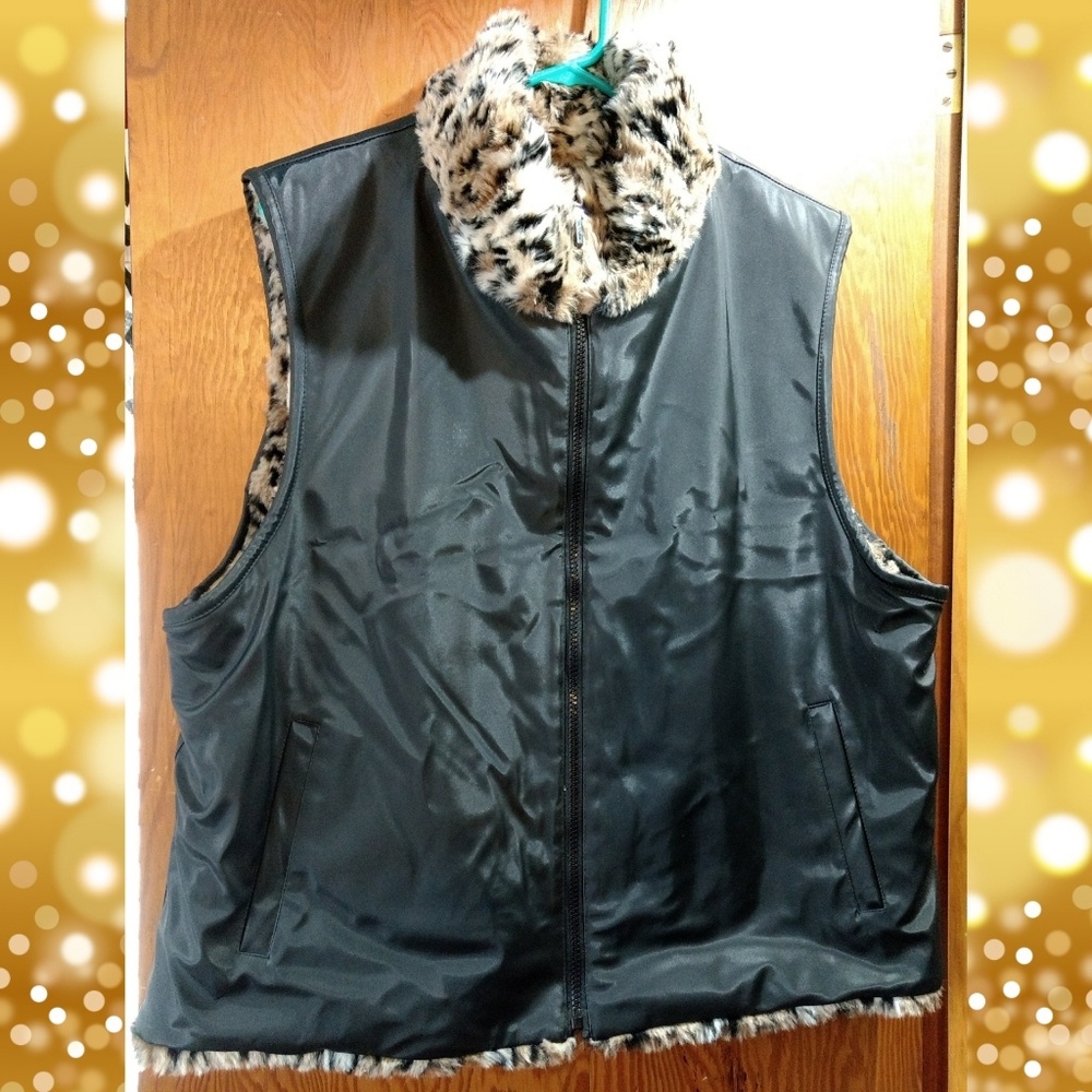 Faux Fur Animal Print Reversible Vest - Picture 2 of 5
